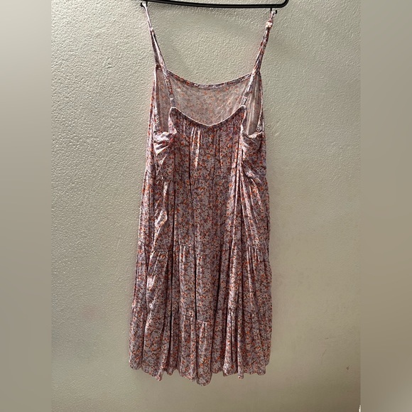 Purple floral dress with pockets. - Picture 3 of 5